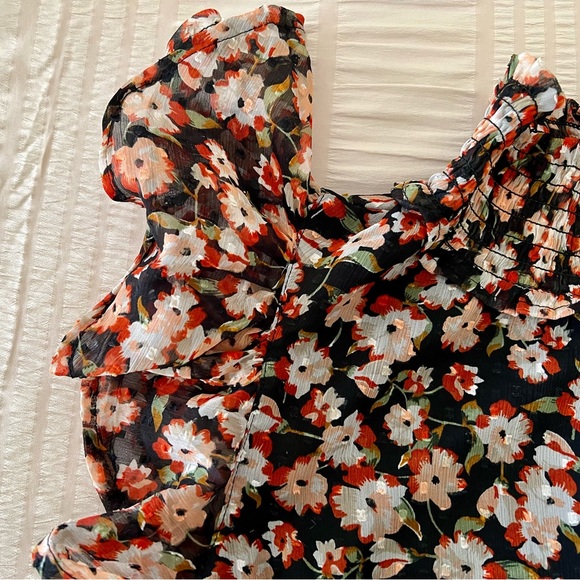 Francesca's Floral Smock Neck Flutter Sleeve Blouse Black/Red - Picture 6 of 11